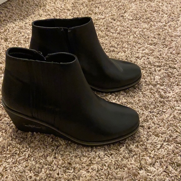 Blondo Leah Waterproof Wedge Bootie - Picture 7 of 10